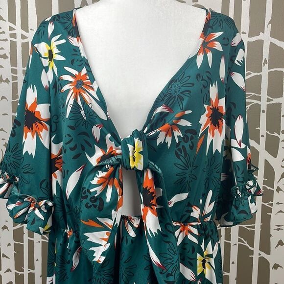 SHEIN Curve boho dark green floral print ruffle trim peek-a-boo tie front dress - Picture 2 of 15